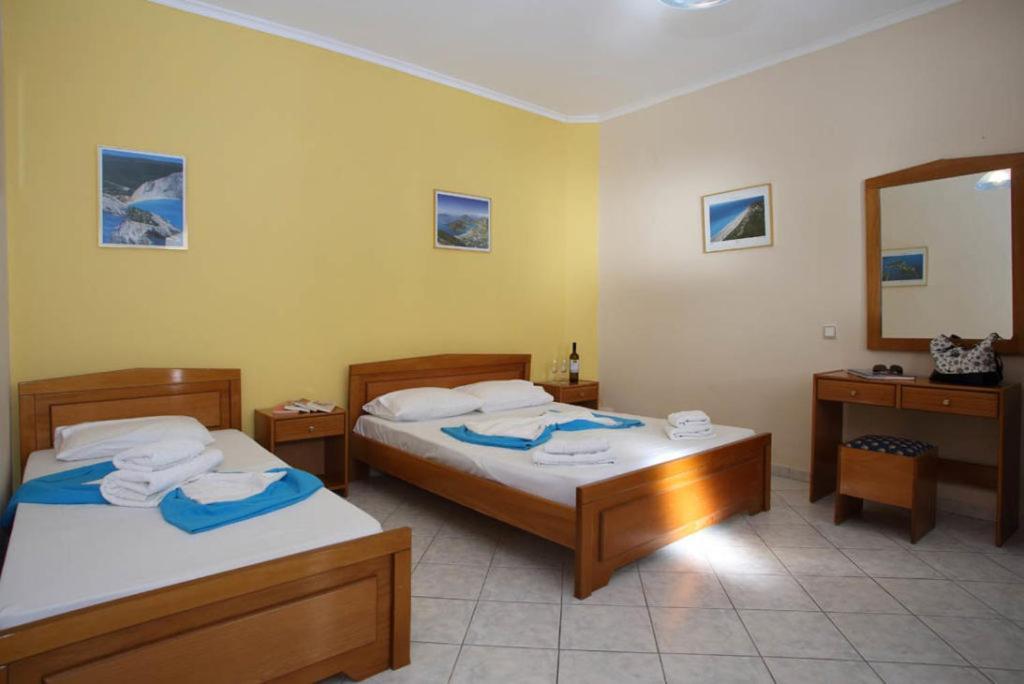 Theocharis Bros - Studios Apartments Áyios Nikítas Zewnętrze zdjęcie