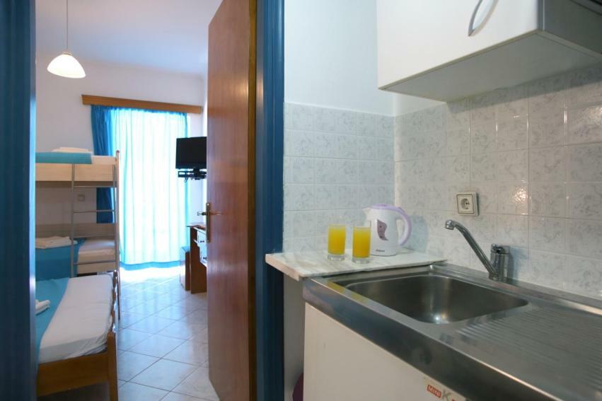 Theocharis Bros - Studios Apartments Áyios Nikítas Zewnętrze zdjęcie